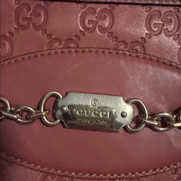 Authentic GUCCI - Picture 2 of 3